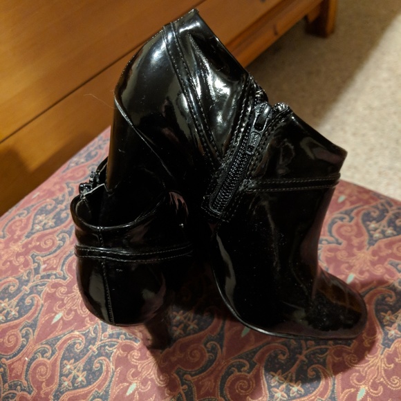 FIONI Booties - Picture 4 of 4